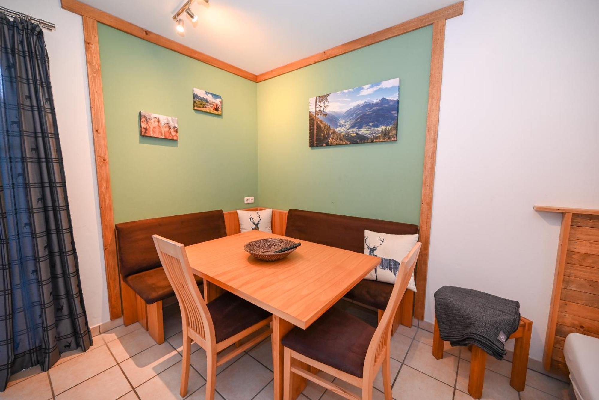 Panorama Apartments Bruck By All In One Apartments บรุค อันแดร์ โกรสส์กลอคเนอร์ชตราสเซอ ภายนอก รูปภาพ