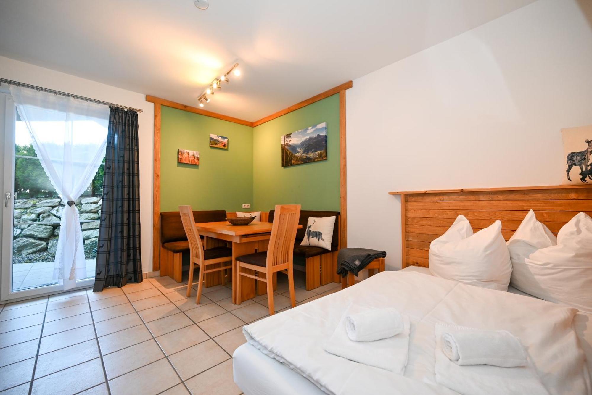 Panorama Apartments Bruck By All In One Apartments บรุค อันแดร์ โกรสส์กลอคเนอร์ชตราสเซอ ภายนอก รูปภาพ