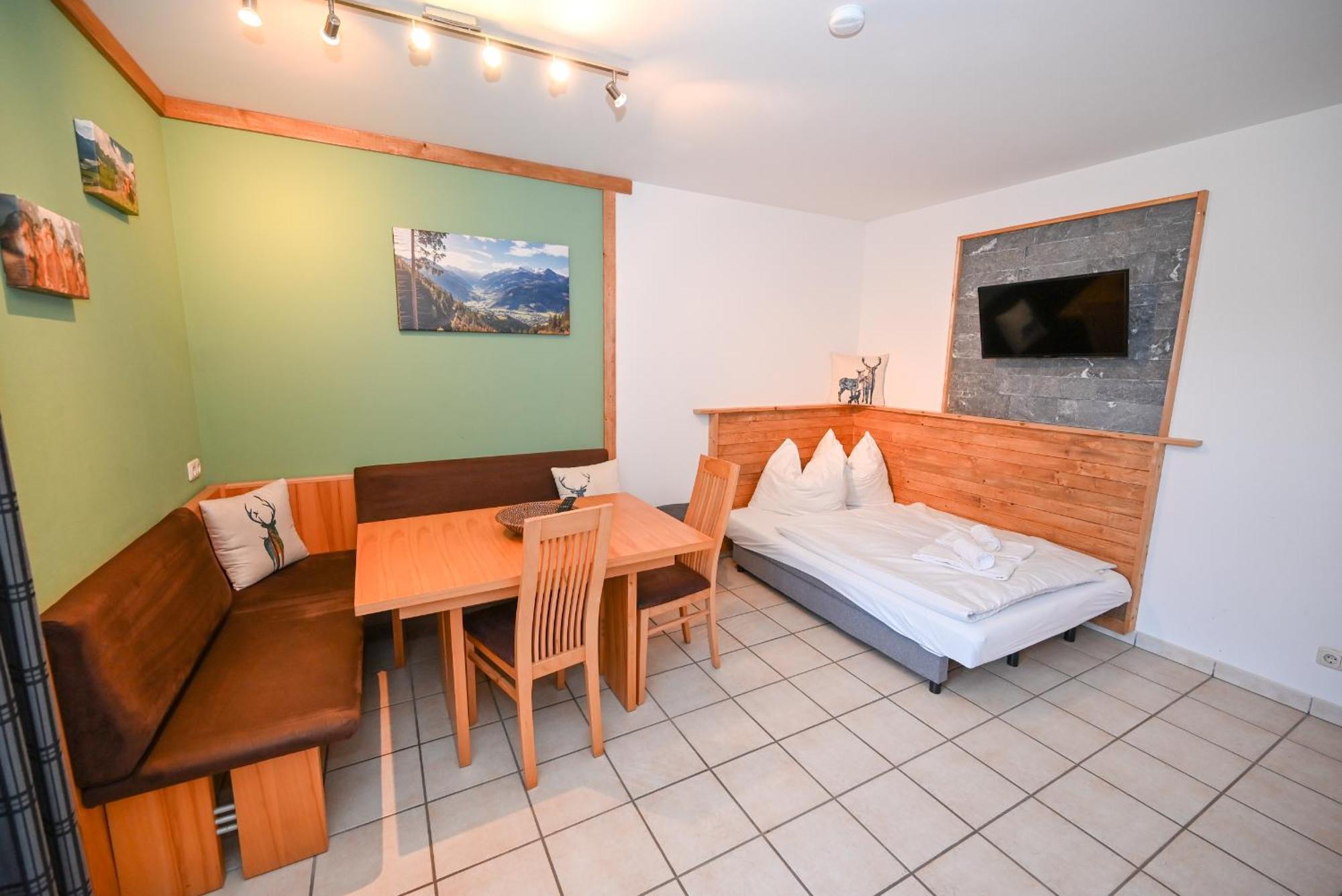 Panorama Apartments Bruck By All In One Apartments บรุค อันแดร์ โกรสส์กลอคเนอร์ชตราสเซอ ภายนอก รูปภาพ