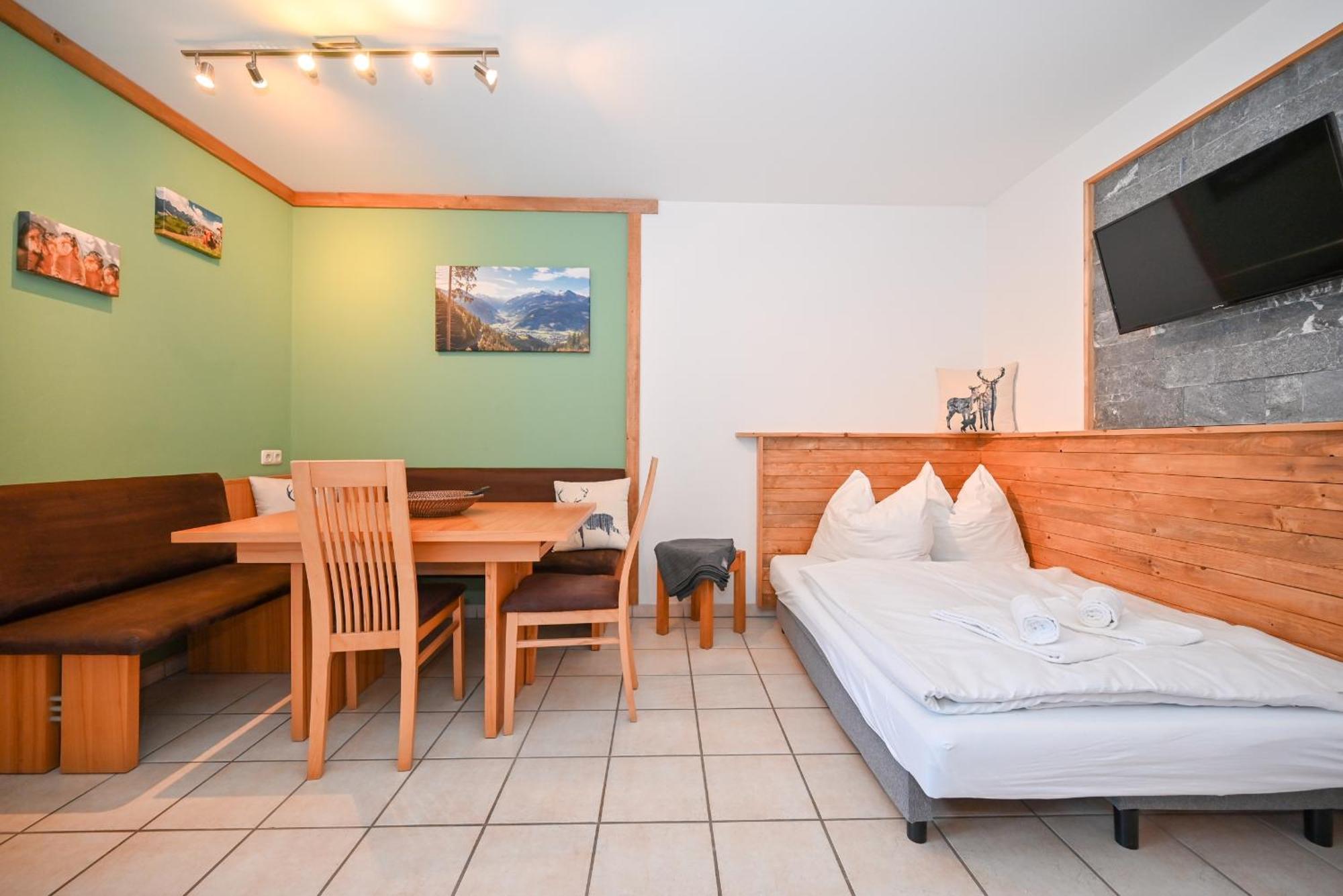 Panorama Apartments Bruck By All In One Apartments บรุค อันแดร์ โกรสส์กลอคเนอร์ชตราสเซอ ภายนอก รูปภาพ