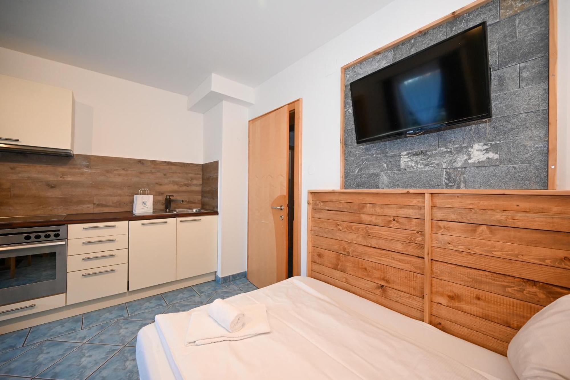 Panorama Apartments Bruck By All In One Apartments บรุค อันแดร์ โกรสส์กลอคเนอร์ชตราสเซอ ภายนอก รูปภาพ