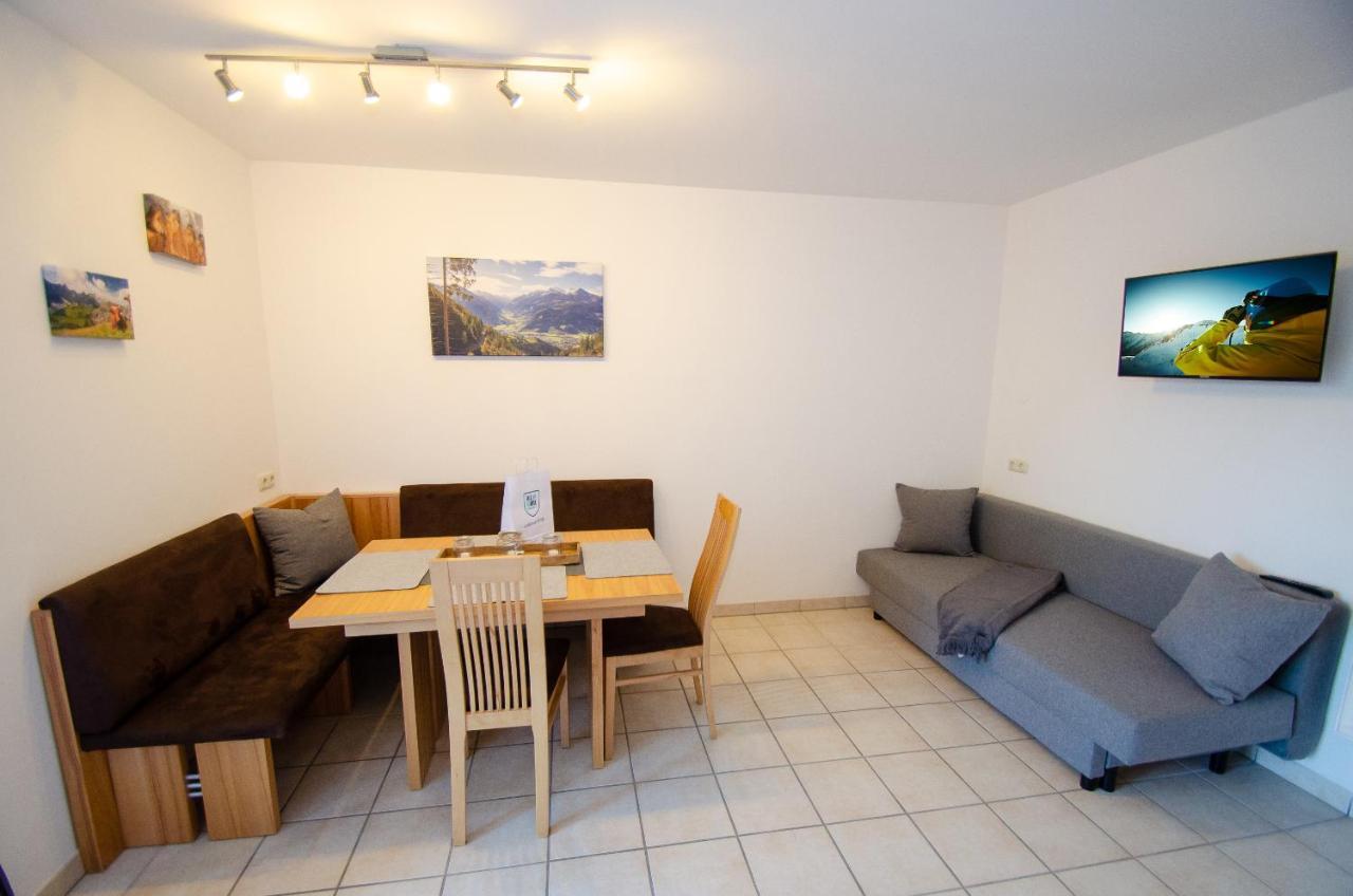 Panorama Apartments Bruck By All In One Apartments บรุค อันแดร์ โกรสส์กลอคเนอร์ชตราสเซอ ภายนอก รูปภาพ